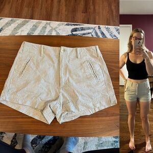 AMERICAN EAGLE AE Pinstriped Cream and Blue Striped Shorts Women's 28/6